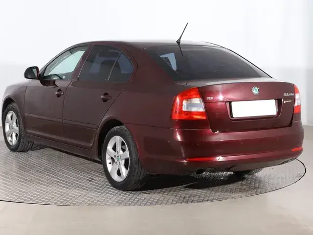 Skoda Octavia 2012 photo 3