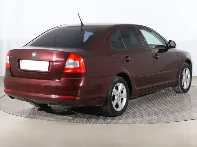 Skoda Octavia 2012 photo 4