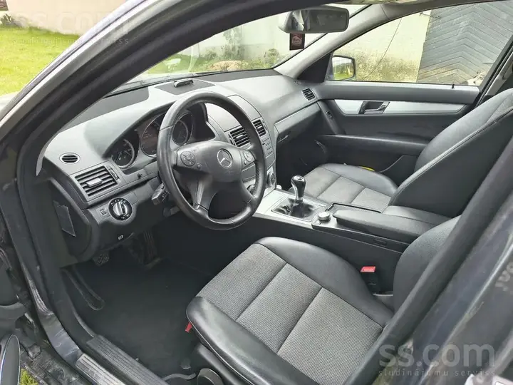 Mercedes-Benz C200 2009 photo 5