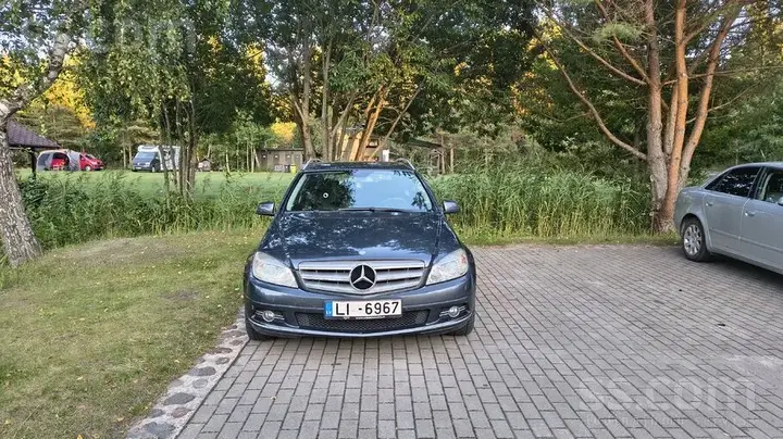 Mercedes-Benz C200 2009 photo 2