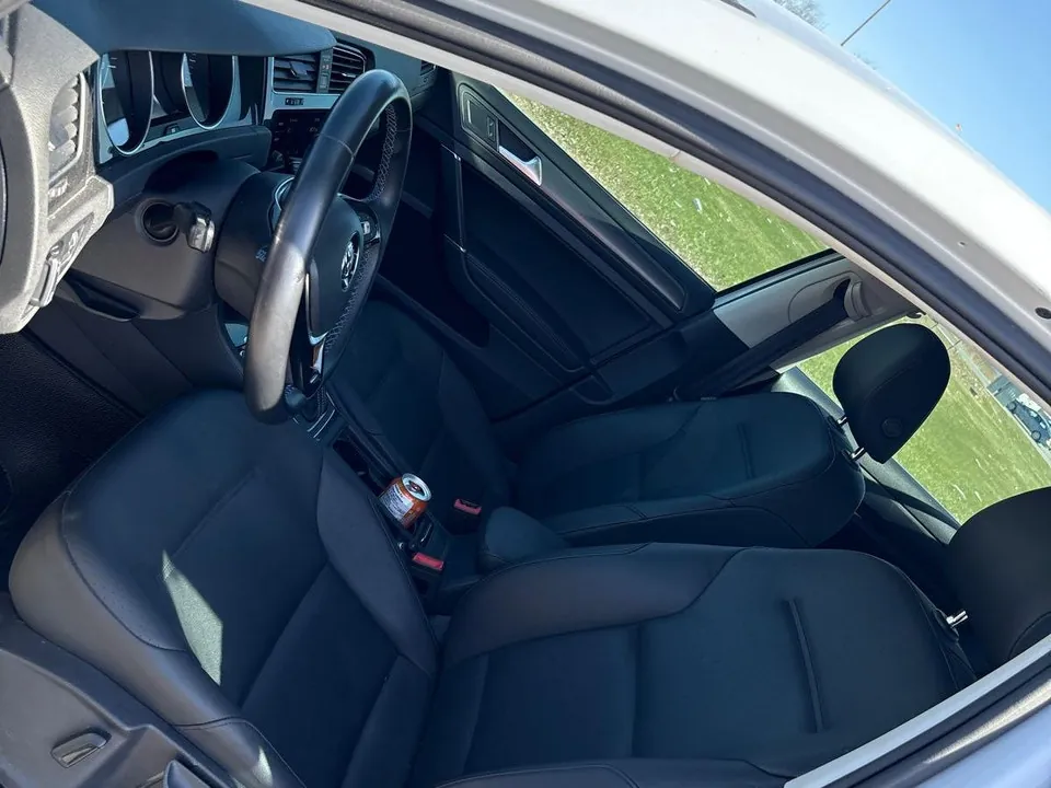 Volkswagen E-Golf 2017 photo 5
