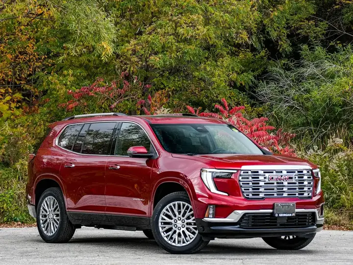GMC Acadia 2026 photo 2