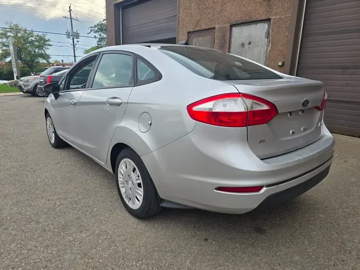 Ford Fiesta 2014 photo 3
