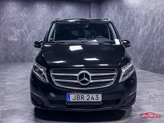 Mercedes-Benz V220 2016 photo 2