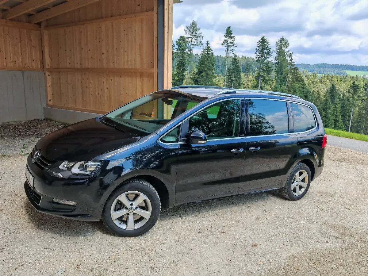 Volkswagen Sharan 2012 photo 2