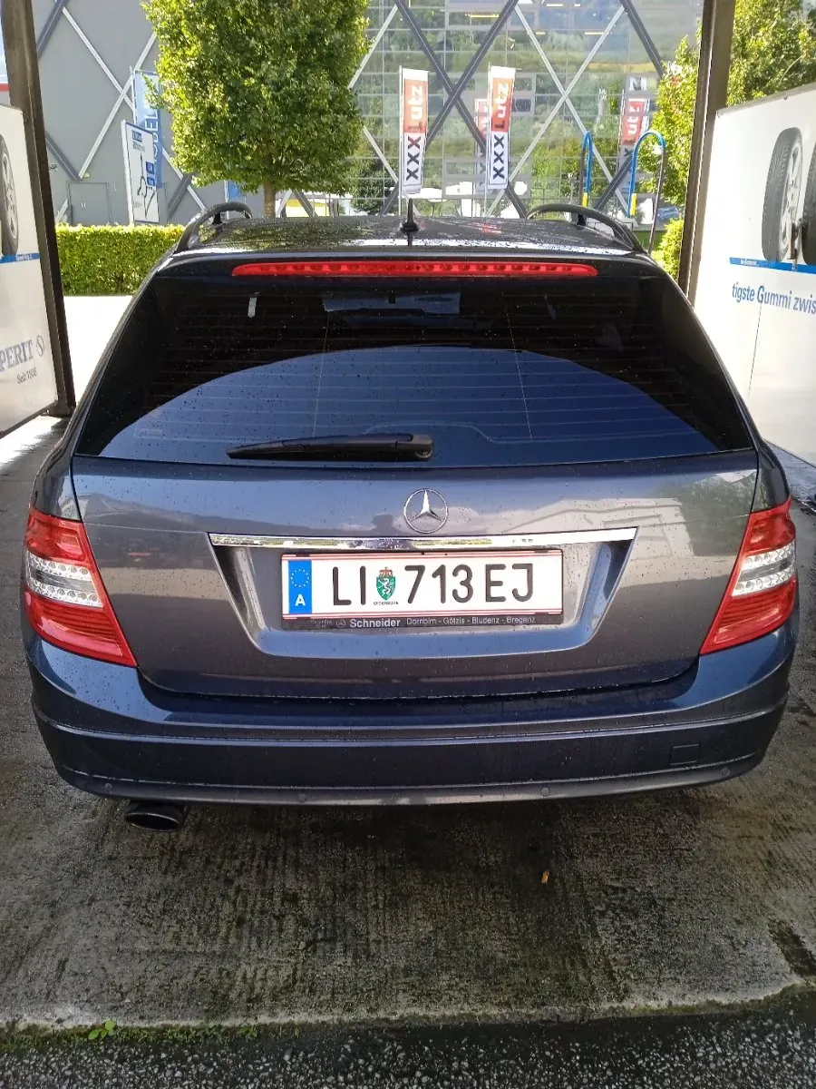 Mercedes-Benz C-Class 2010 photo 2