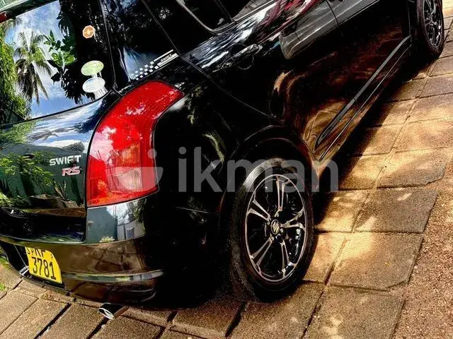 Suzuki Swift 2004 photo 3