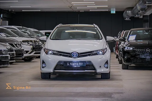 Toyota Auris 2013 photo 3