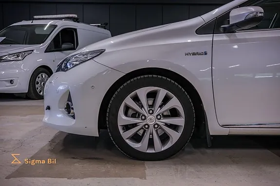 Toyota Auris 2013 photo 5