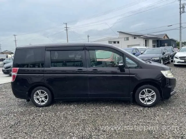 Honda Stepwagon 2012 photo 5