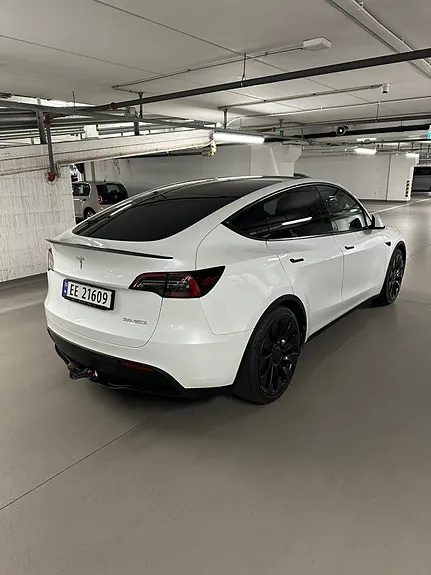 Tesla Model Y 2022 photo 5
