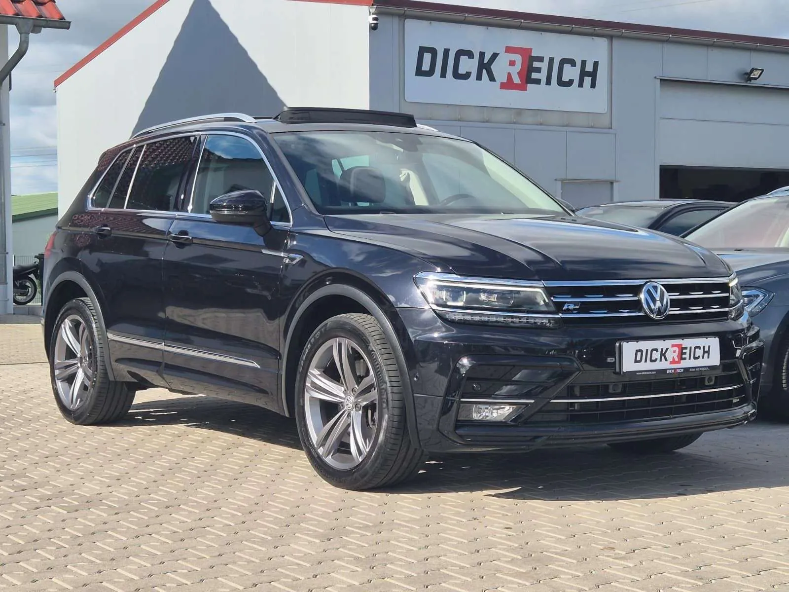 Volkswagen Tiguan 2018 photo 2