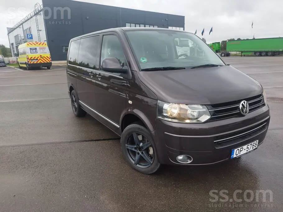 Volkswagen Multivan 2012 photo 2