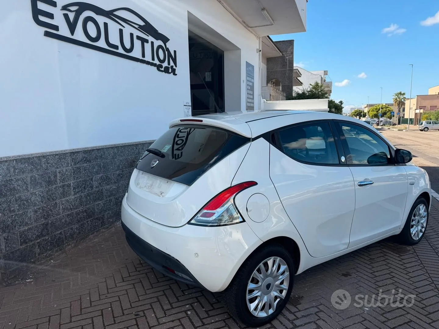 Lancia Ypsilon 2015 photo 3
