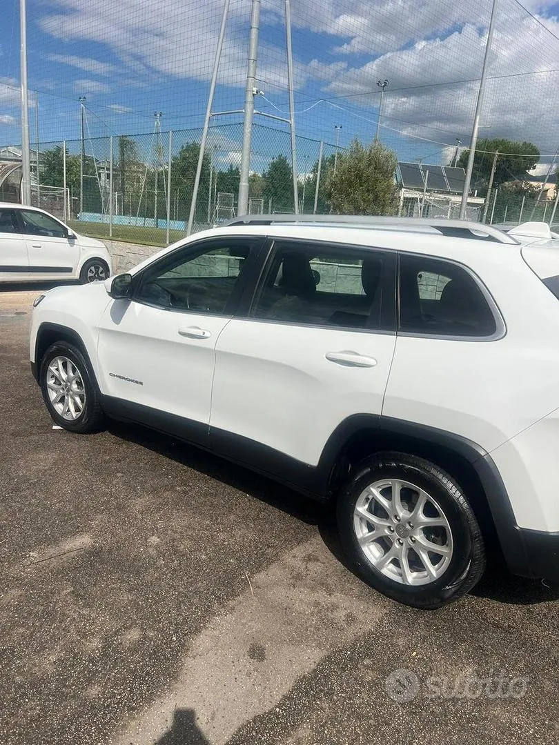 Jeep Cherokee 2014 photo 3