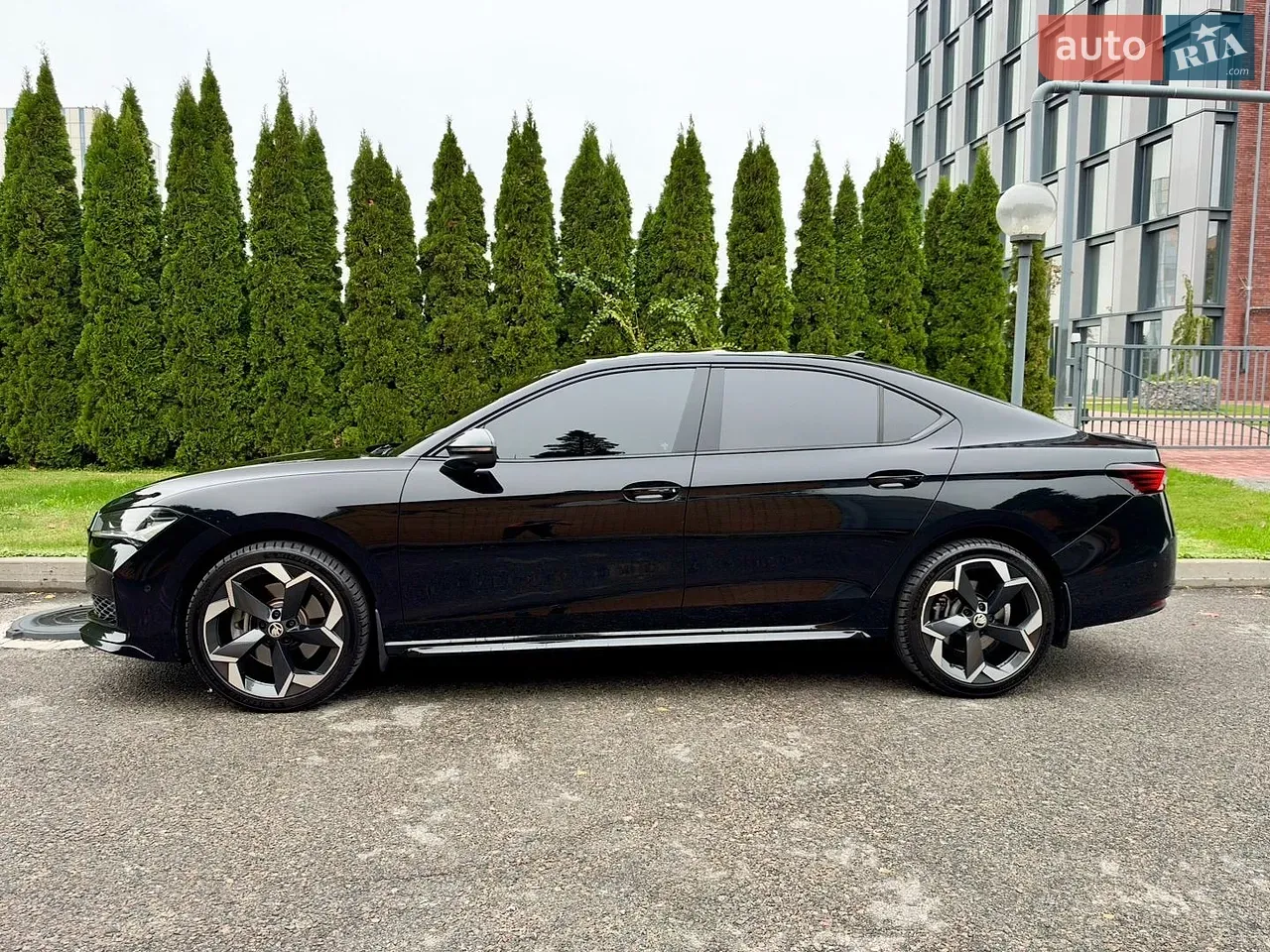 Skoda Superb 2025 photo 3