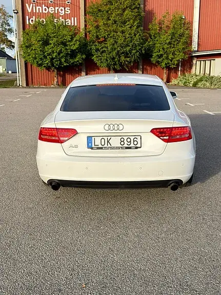 Audi A5 2011 photo 4