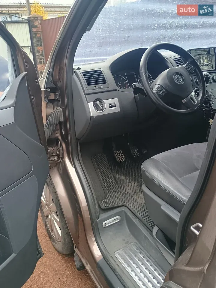 Volkswagen Multivan 2011 photo 5