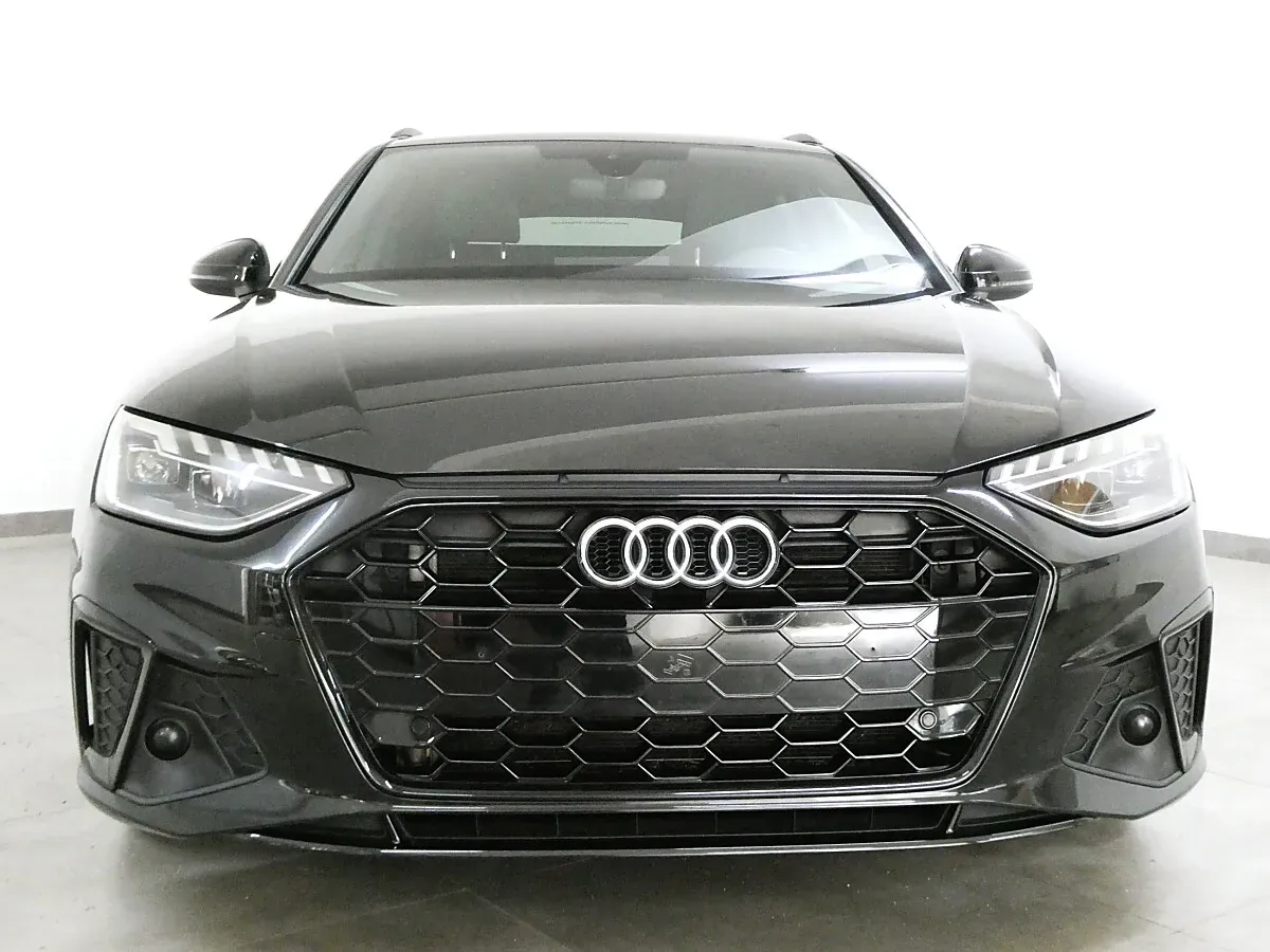 Audi A4 2023 photo 2