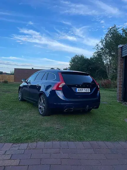 Volvo V60 2015 photo 2