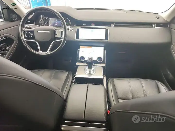 Land Rover Evoque 2021 photo 3