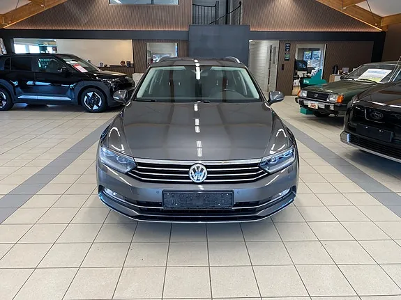 Volkswagen Passat 2015 photo 2