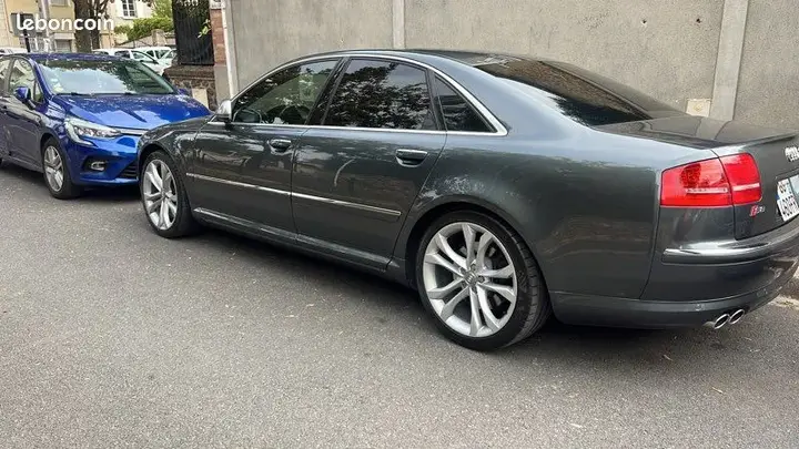 Audi S8