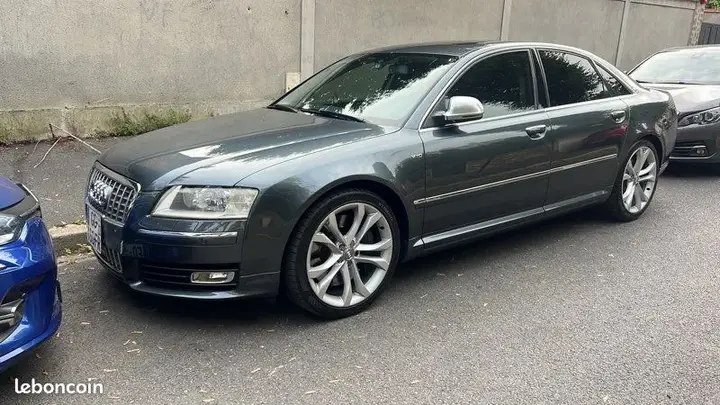 Audi S8 2008 photo 2