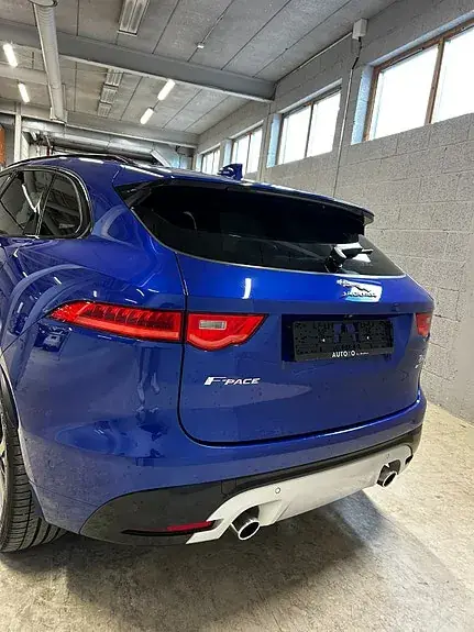 Jaguar F-Pace 2017 photo 5
