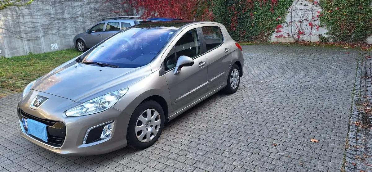 Peugeot 308 2011 photo 2