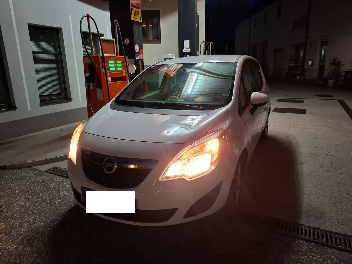 Opel Meriva 2012 photo 2