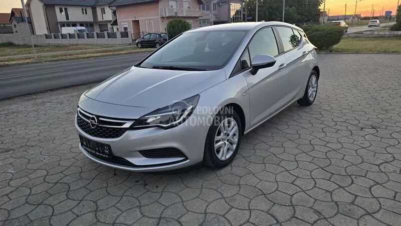 Opel Astra K 2018 photo 4