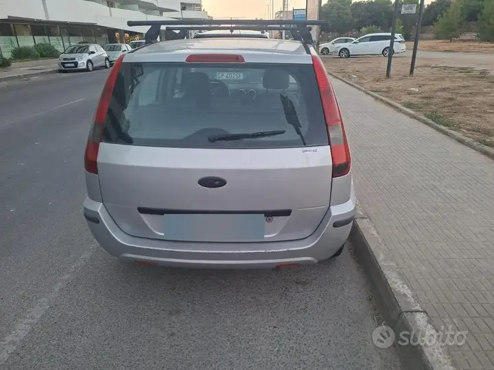 Ford Fusion 2003 photo 2