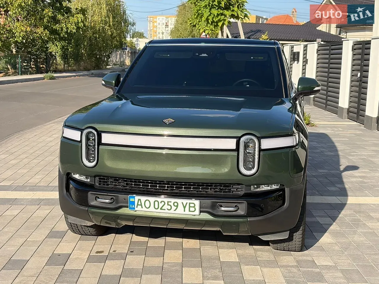 Rivian R1S 2022 photo 3