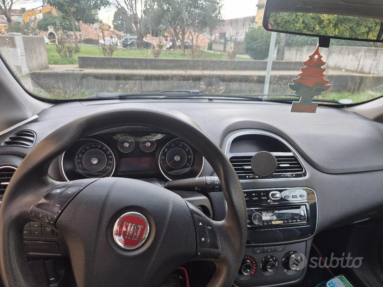 Fiat Punto 2012 photo 5