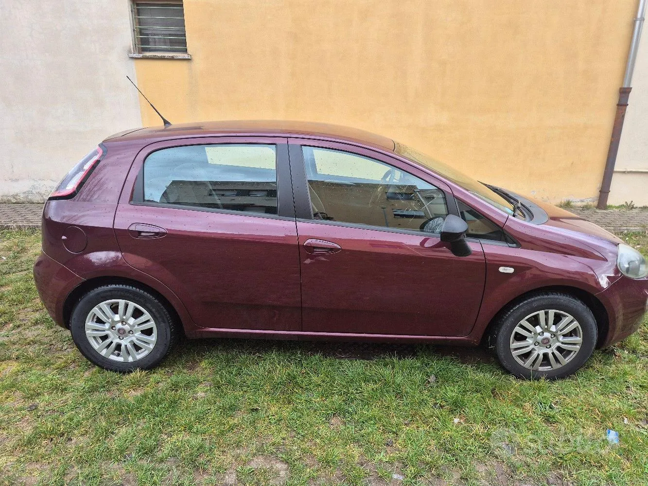 Fiat Punto 2012 photo 4
