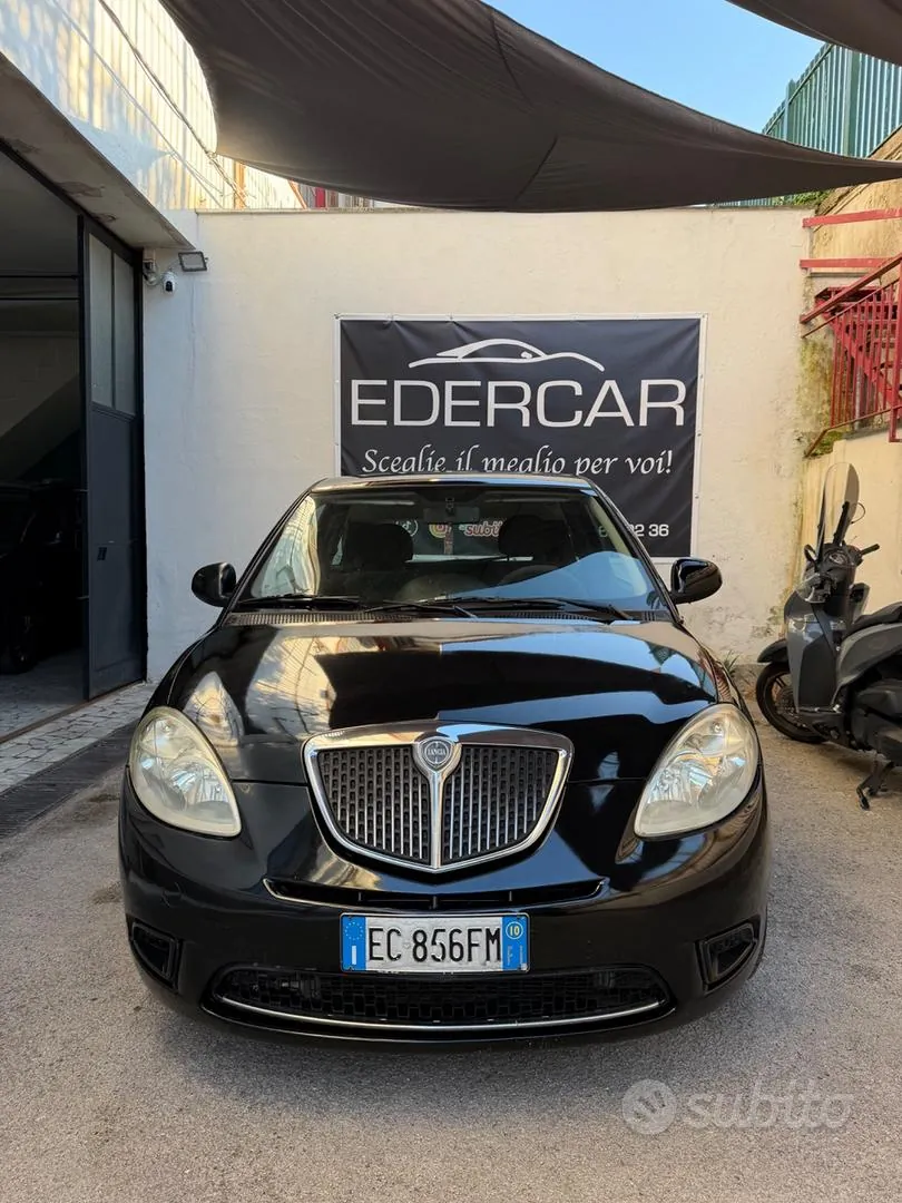 Lancia Ypsilon