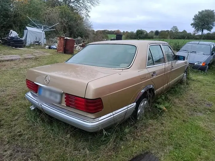 Mercedes-Benz W126