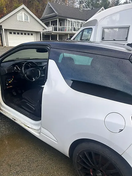 DS Automobiles Ds 3 2011 photo 3