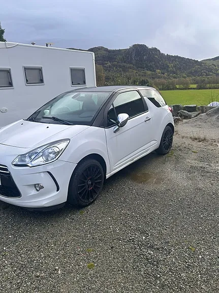DS Automobiles Ds 3 2011 photo 5