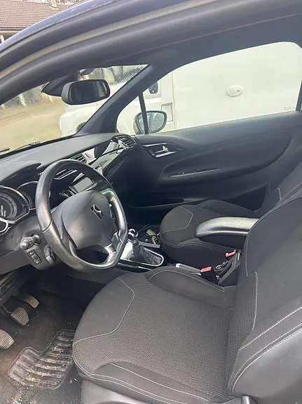 DS Automobiles Ds 3 2011 photo 4