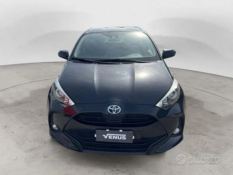 Toyota Yaris 2021 photo 2