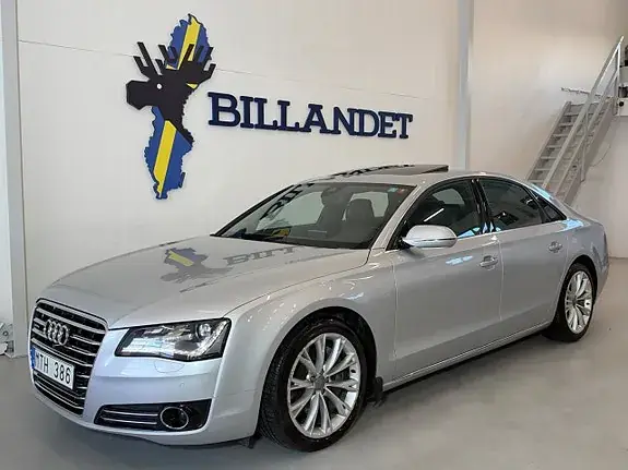 Audi A8 2012 photo 2
