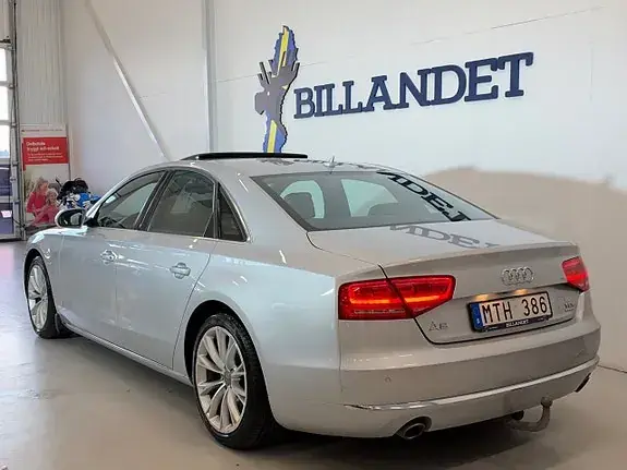 Audi A8 2012 photo 5