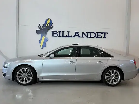 Audi A8 2012 photo 3