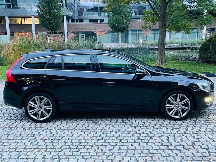Volvo V60 2023 photo 5