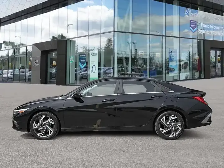 Hyundai Elantra 2026 photo 3