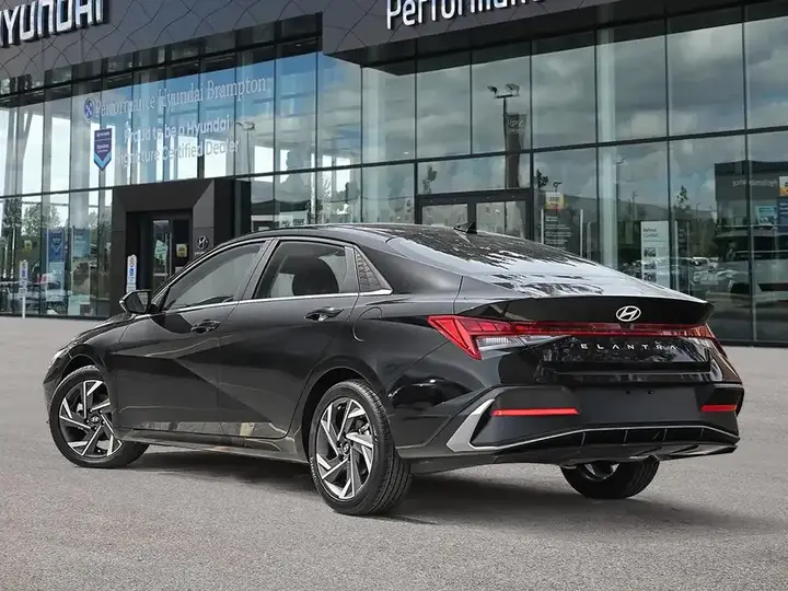 Hyundai Elantra 2026 photo 4