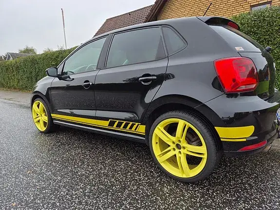 Volkswagen Polo 2015 photo 2