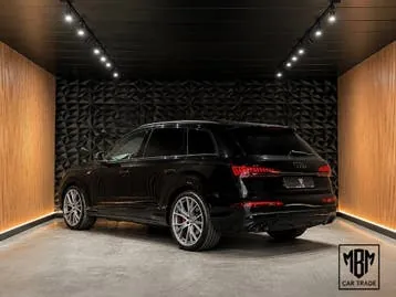 Audi Q7 2020 photo 2